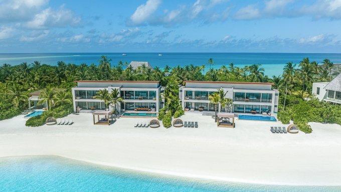 Actress Ruby Lin holidays on world's most beautiful archipelago