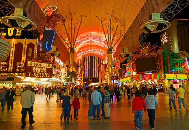 Vegas Tourism Slips as Americans Say “No Thanks” to Pricey Getaways