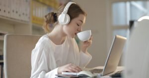 5 must listen to podcasts for summer road trips