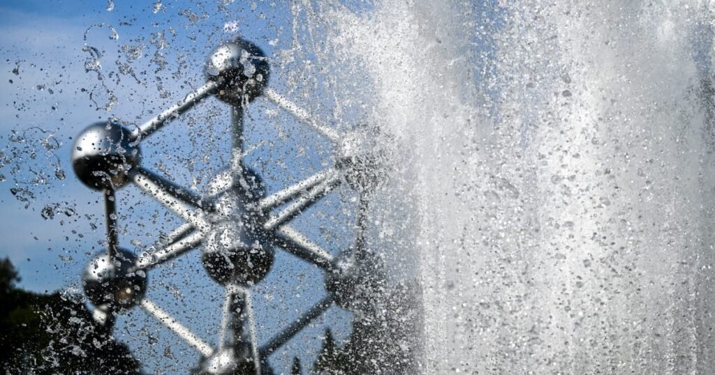 Brussels’ Atomium closes early because its balls are too hot – POLITICO