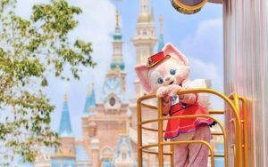 How China's theme parks power joy and global cooperation-- Beijing Review