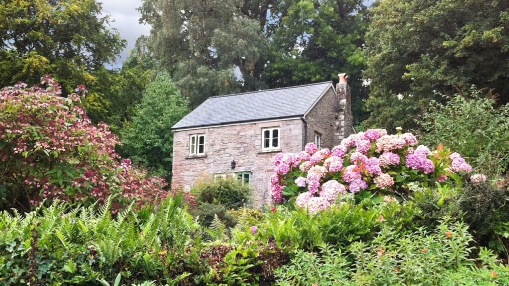 Group of UK holiday companies continues to “build for growth” despite “pressure on consumer spending”