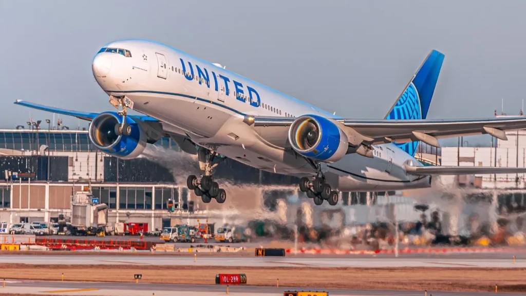 United Airlines Boeing 777