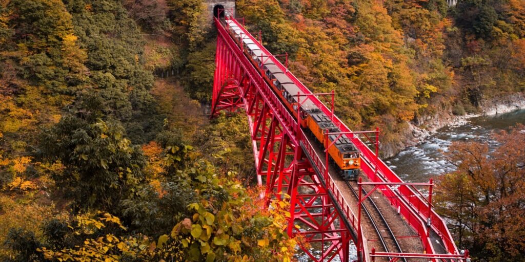 8 of the Most Beautiful Places to See Fall Foliage in Japan