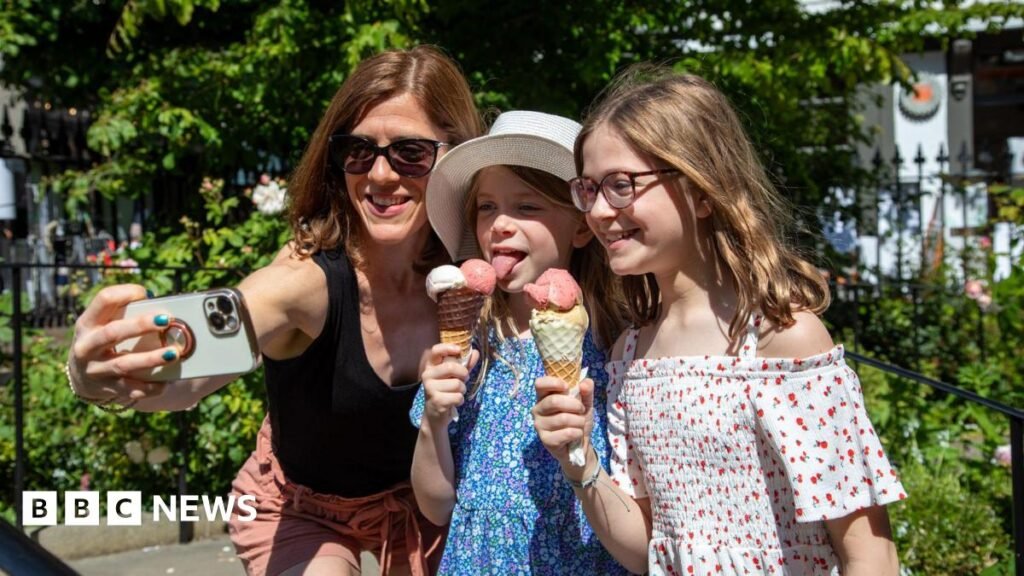 Dad Andy, son Sam, mum Kate and daughter Poppy