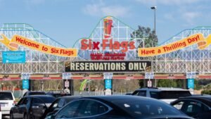 Canyon Fire Near Magic Mountain Prompts Emergency Proclamation