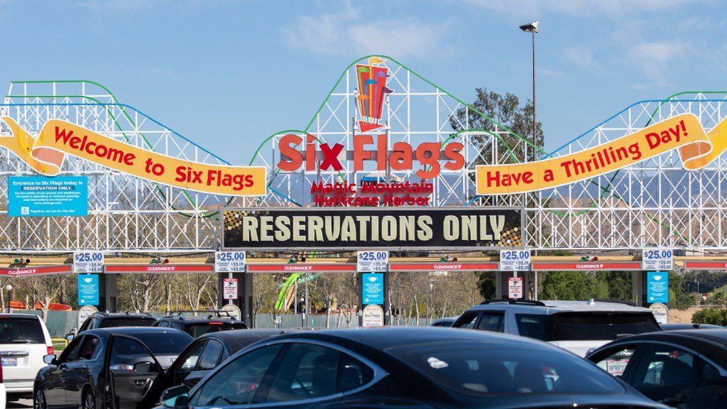 Canyon Fire Near Magic Mountain Prompts Emergency Proclamation