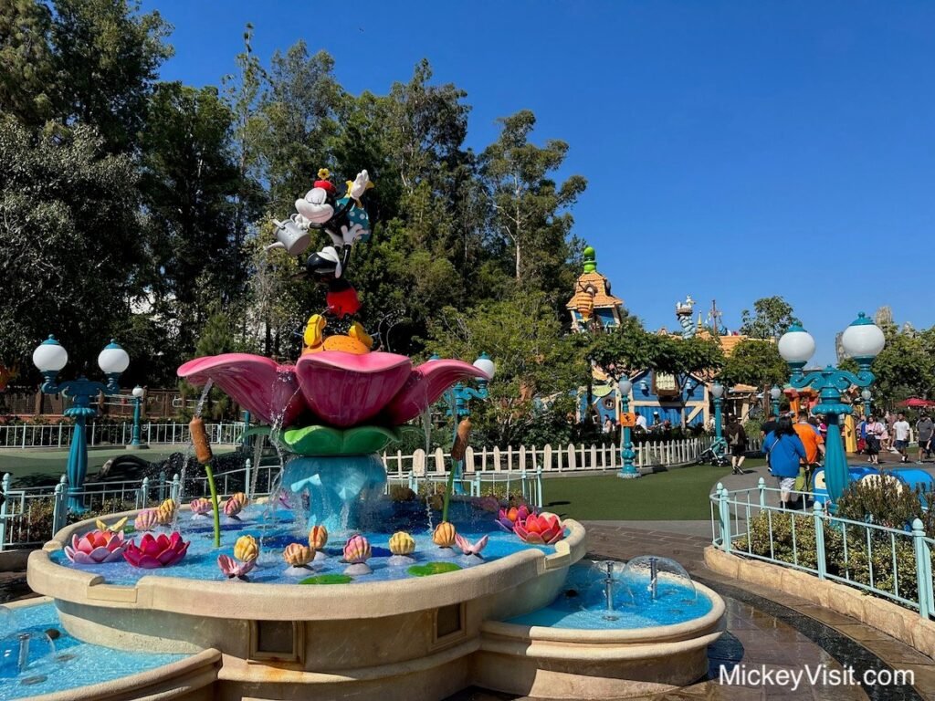 Disneyland Now Requires Phones to Be Fully Put Away On This Ride