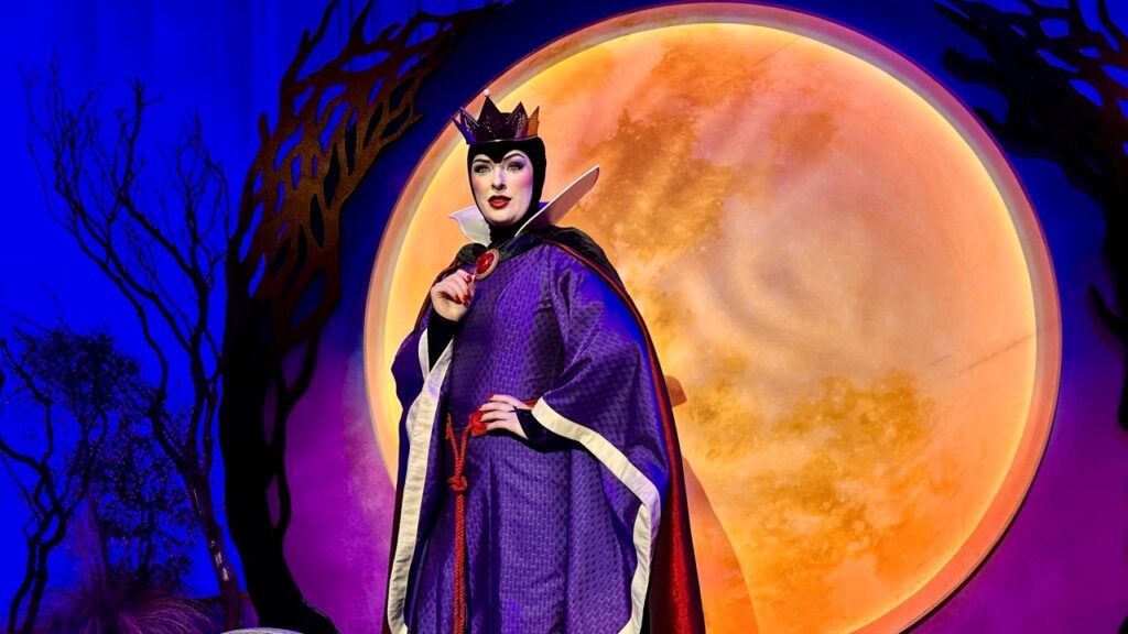 The Evil Queen at Disneyland Resort. (Spectrum News/Joseph Pimentel)