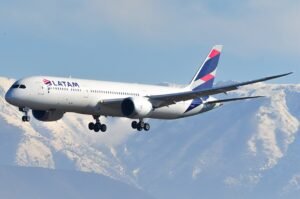 LATAM Boeing 787 Pilots Land at Los Angeles Airport with RAT deployed