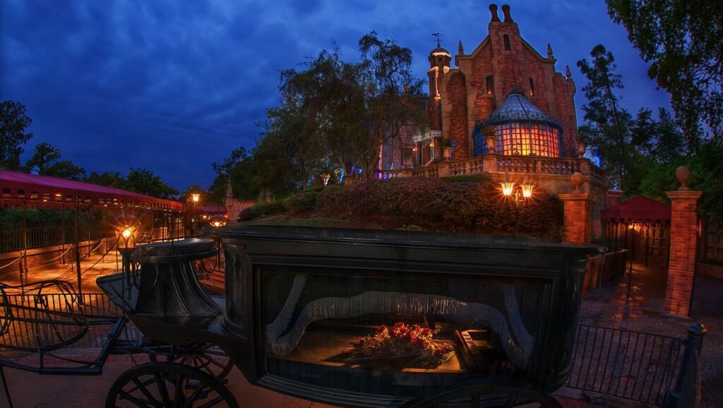 Haunted Mansion exterior at Magic Kingdom