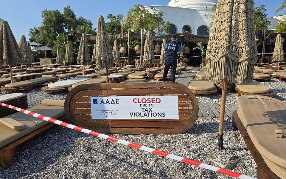 Rhodes beach violations persist despite crackdown