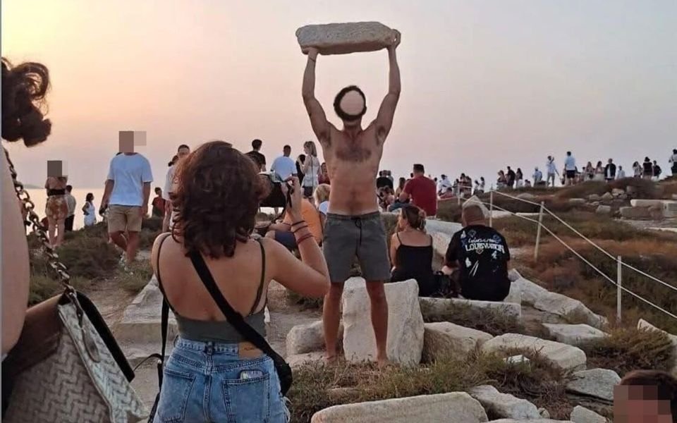 ‘She had wrapped a stone in her pashmina’