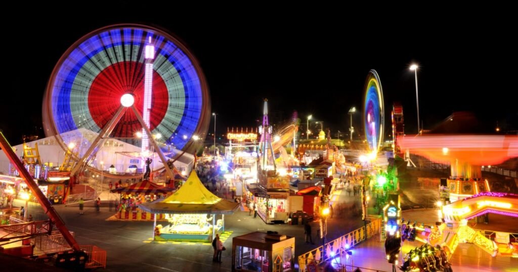 cashier ringing up a customer