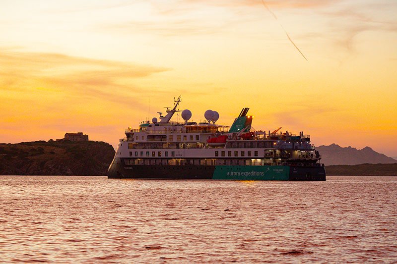 aurora ship, sardinia, italy, pia harboure