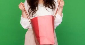 Foreign tourists spending at Japanese department stores dropping rapidly, study says