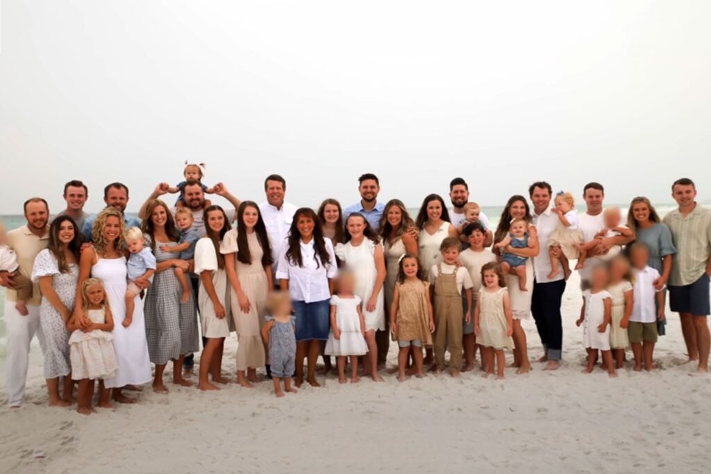 Jana Duggar Films Florida Vacation with '40 Family Members'
