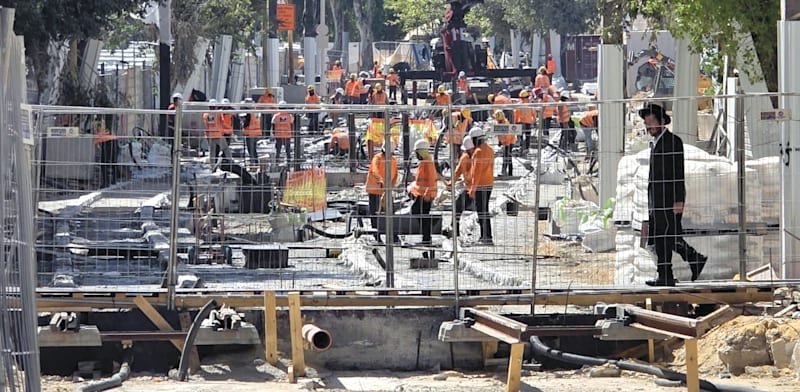 Work on the Jerusalem light rail credit: Kfir