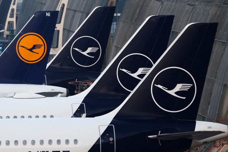 Lufthansa announces 4,000 job cuts and higher profitability targets
