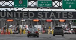 U.S. sees eighth straight drop in car trips by Canadians in August | Travel