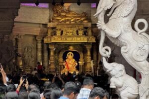 Unplanned road trip from BLR to Maharashtra to witness Ganesh Visarjan