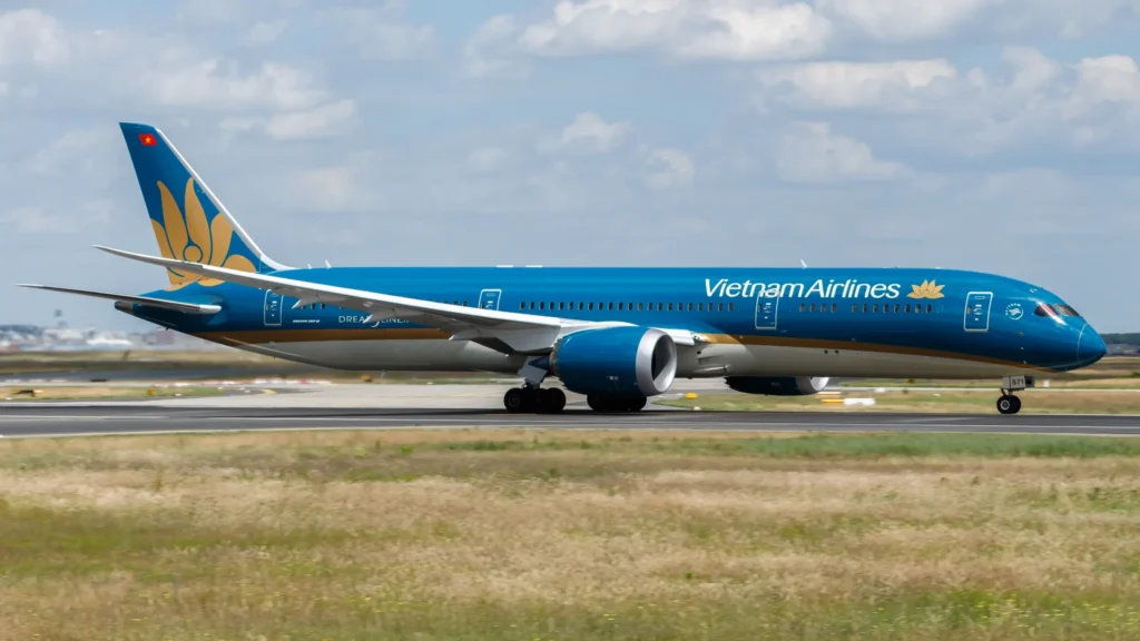 Vietnam Airlines Flight with 787 Makes Emergency Landing in Istanbul