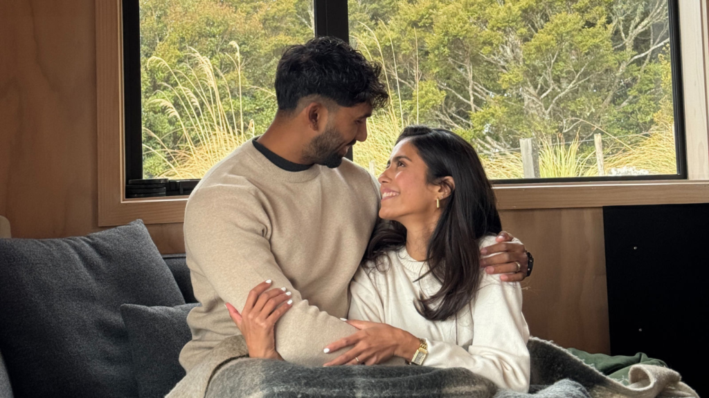 What A Fight On A Road Trip In The Middle Of Iceland Taught This Couple