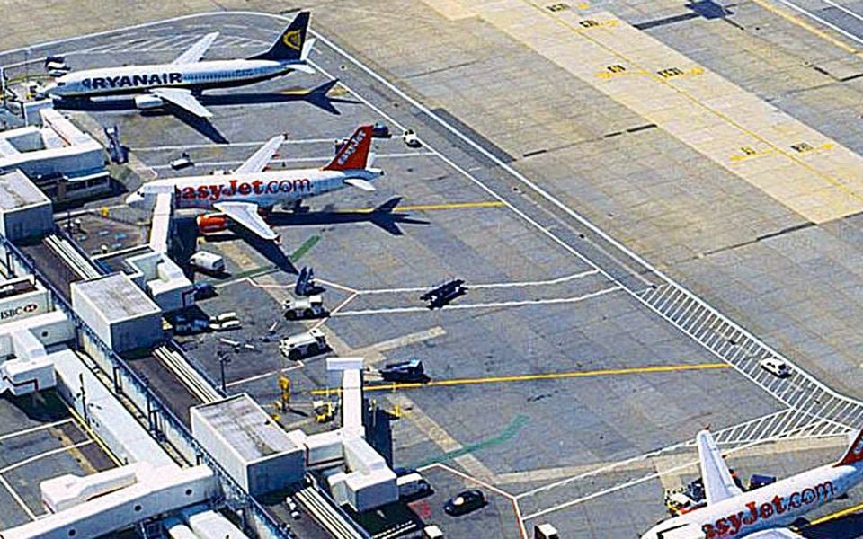 Airfares remain high but planes still full 