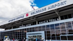 American tourist criticized for sleeping in airport restroom to save $17