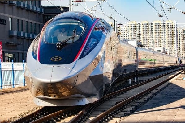 Chinese high-speed trains set new world record
