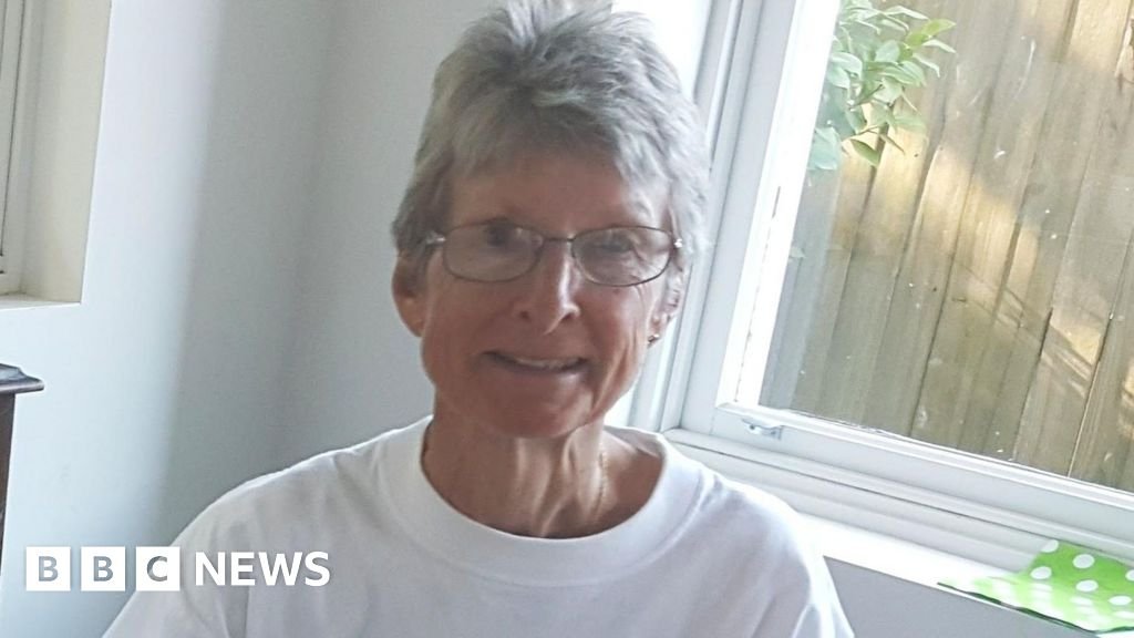 Daughter criticises Australia cruise operator after mother dies on island