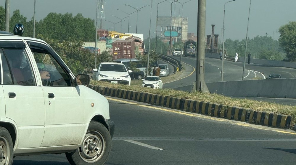 Entrance of Major Motorway Closed