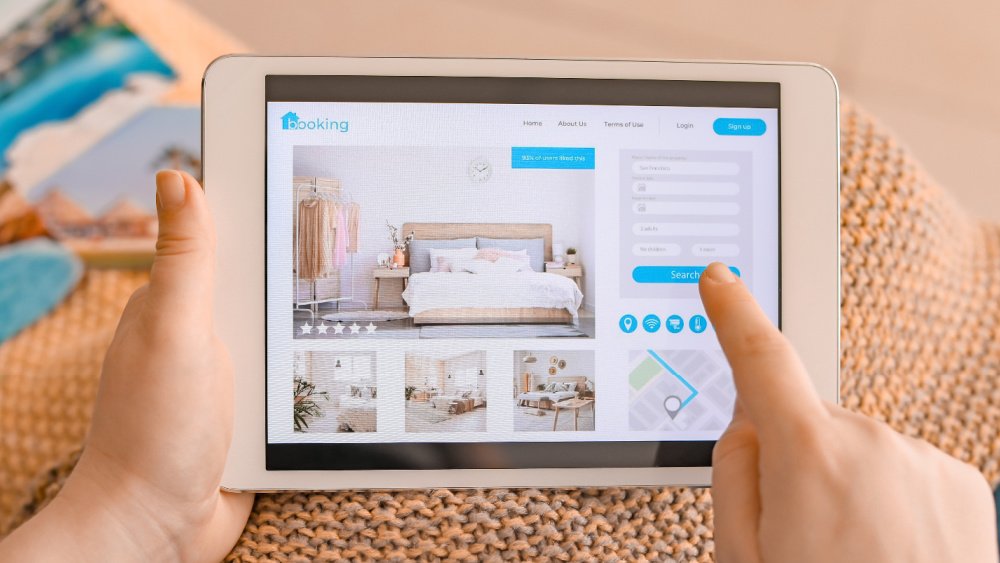 booking romm on online platform using a tablet