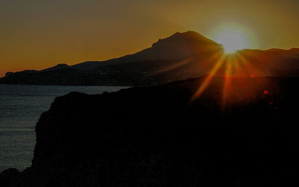 Hotel project lands Milos island at a crossroads