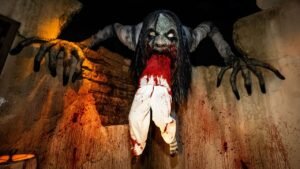 Monstrous at USH HHN