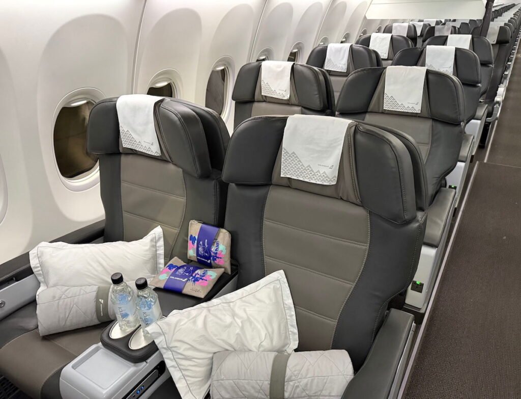 Icelandair 737 MAX Saga Premium Class: Lovely With The Right Expectations!