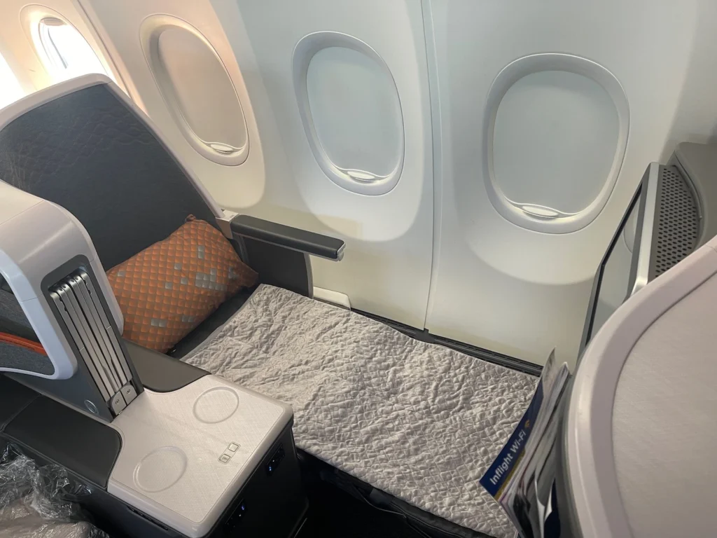 Singapore Airlines Now Operates All Flights with Flat-Bed Business Class