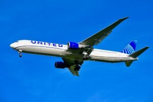 United Airlines flight forced to turn back after passenger loses laptop