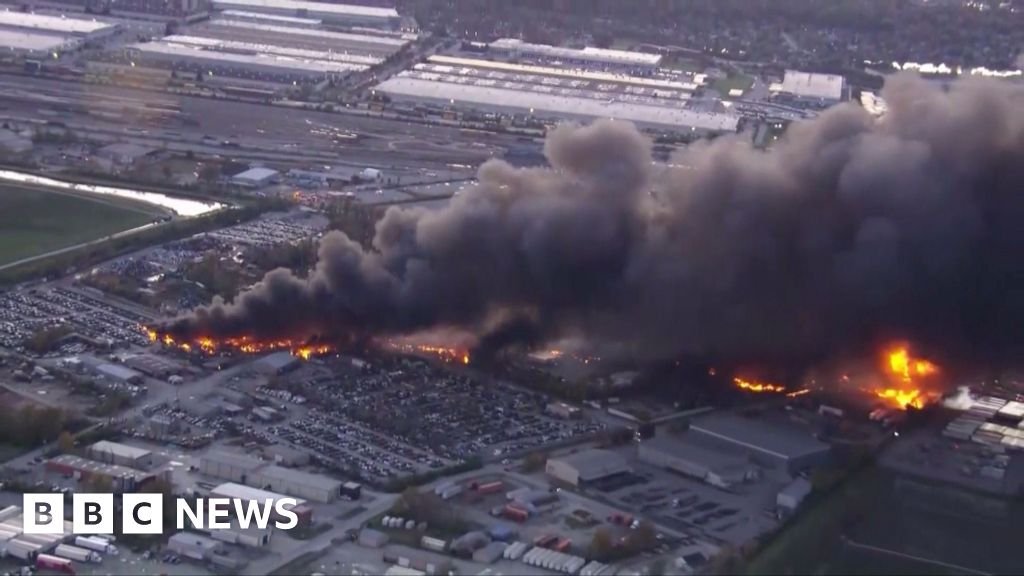 At least 12 dead in UPS cargo plane crash in Kentucky