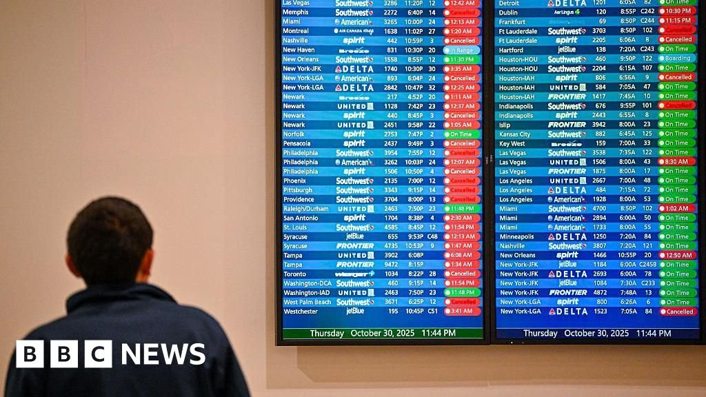 Delays at US airports as staff absences surge, aviation agency says