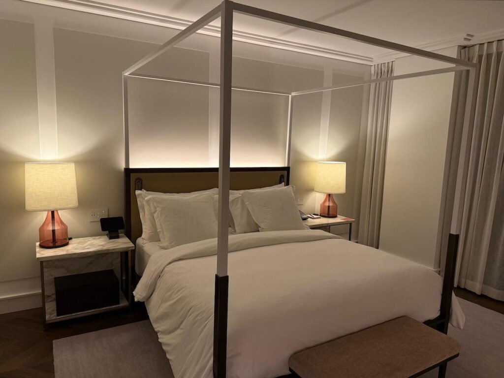 Four Seasons Montreal: Great City Hotel, Flawless & Frictionless