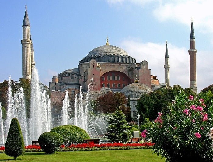 Heavy Truck Brought Into Hagia Sophia’s Interior Sparks Outcry and Fears of Damage
