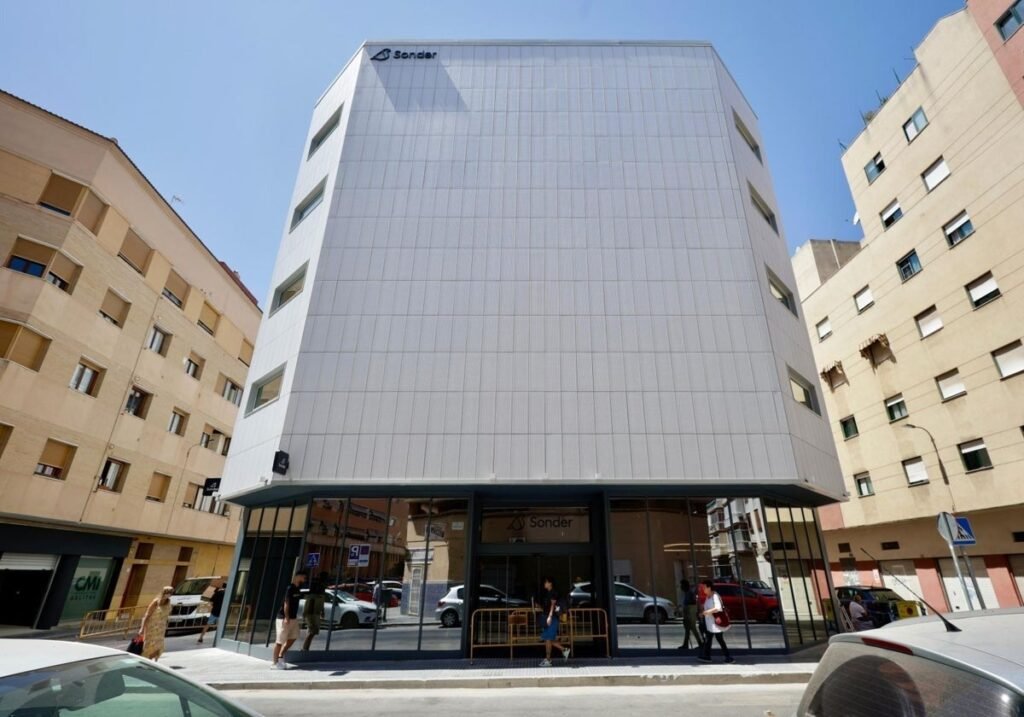 Shocked guests asked to leave by text message as Marriott unexpectedly closes Malaga city centre hotel