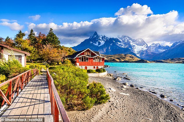 Discover Patagonia with its mountains, glaciers and open spaces