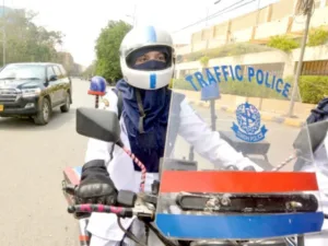 a traffic policewoman patrols a street in karachi photo jalal qureshi express
