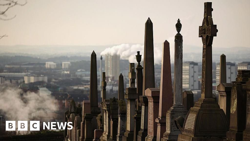 Would a new gate ruin Glasgow's Necropolis