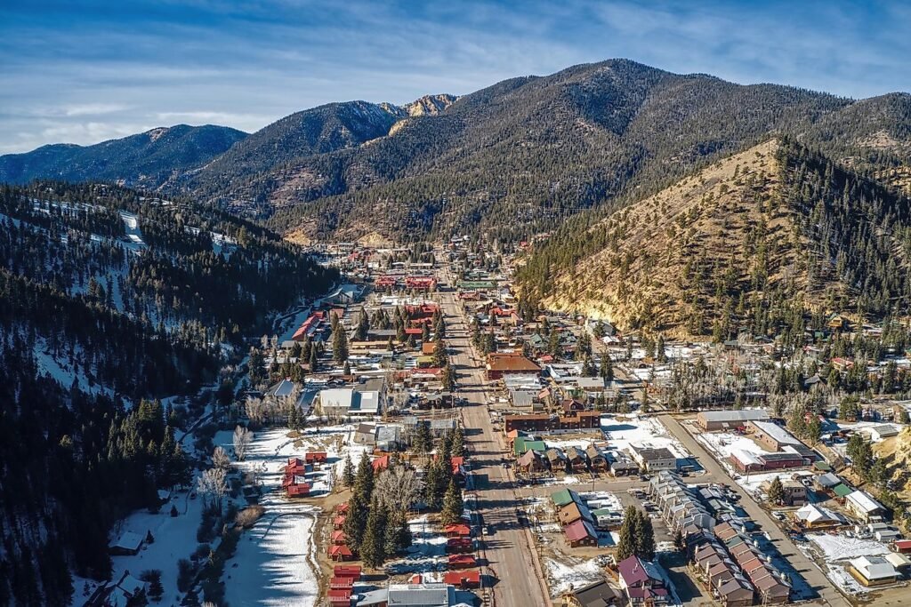 9 Safest Small Communities To Settle In The Rockies