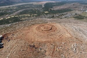 The monumental architectural complex uncovered at Kastelli.