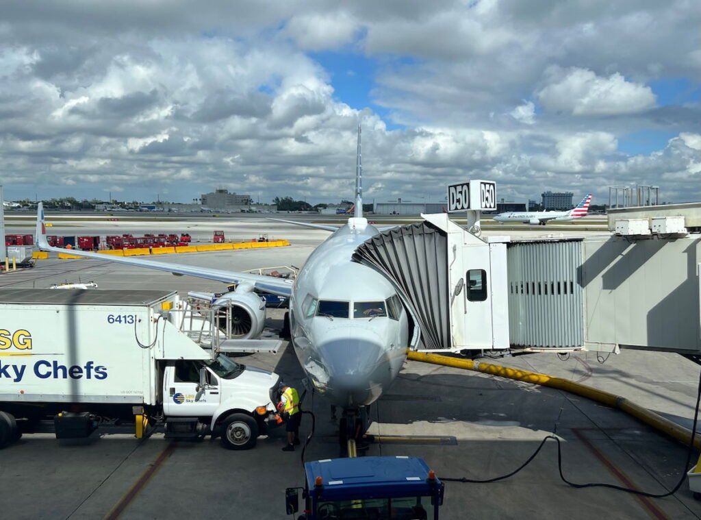 American Flight Attendant Smartly & Subtly Makes Sure Man Isn’t A Creep