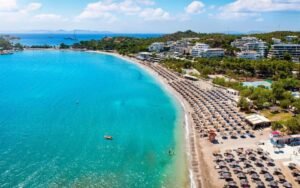 Bidders for popular southern Athens beach unveiled